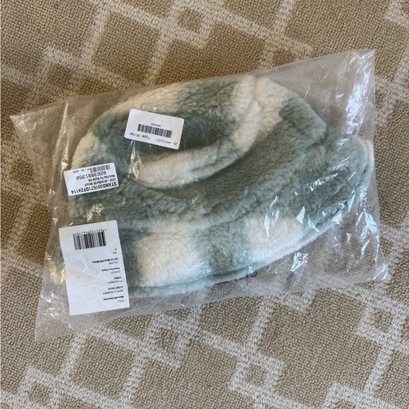 NWT Stand Studio Wera Sherpa Bucket Hat Mint Plaid Faux Fur Cozy Holiday Gift OS main image 4
